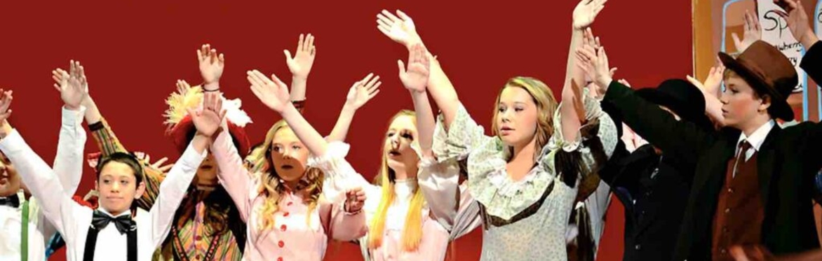 🎭 SAGA TONEELCLUB – DURF JIJ HET PODIUM OP?