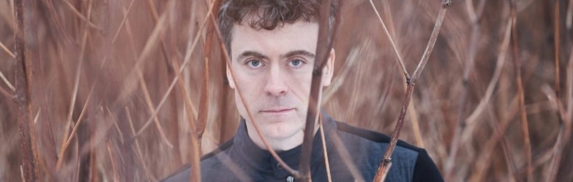 Paul Lewis, piano