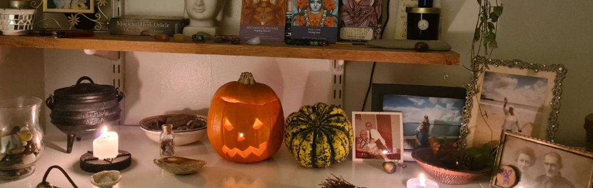 🌒 Samhain — A Night of Ancestors, Spirit & the Turning of the Wheel 🌘*
