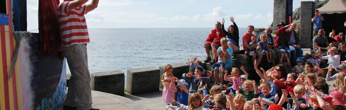 Squashbox Theatre, Skillywidden at Above the Bay!