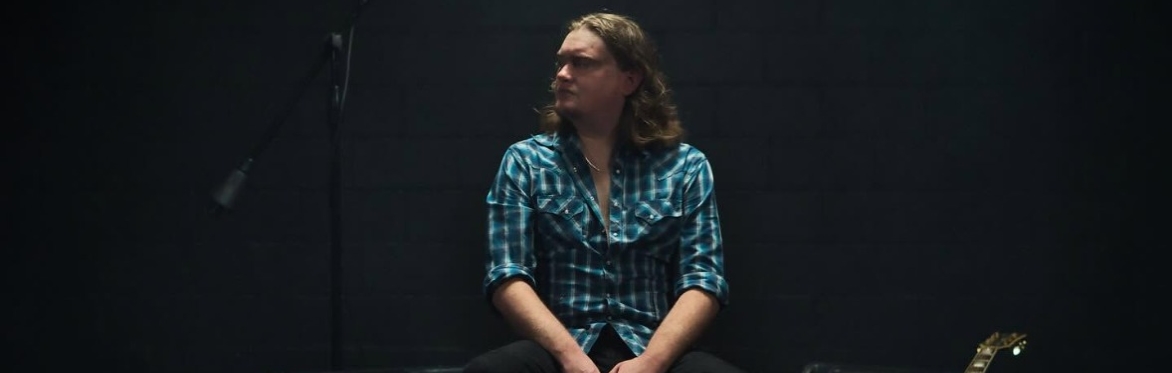 Logan Samford at The Far Out Lounge