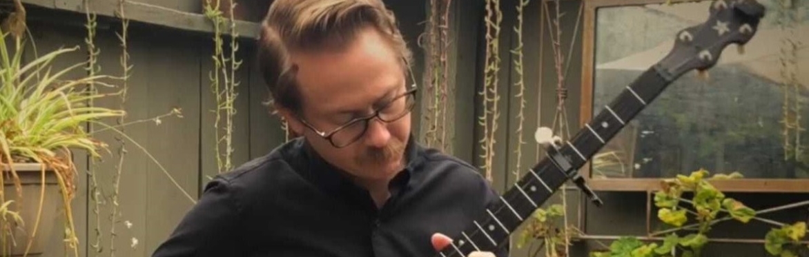 Clinton Davis plays HTOH