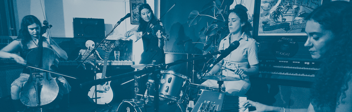 Neoclassical musical ensemble Entropies in concert