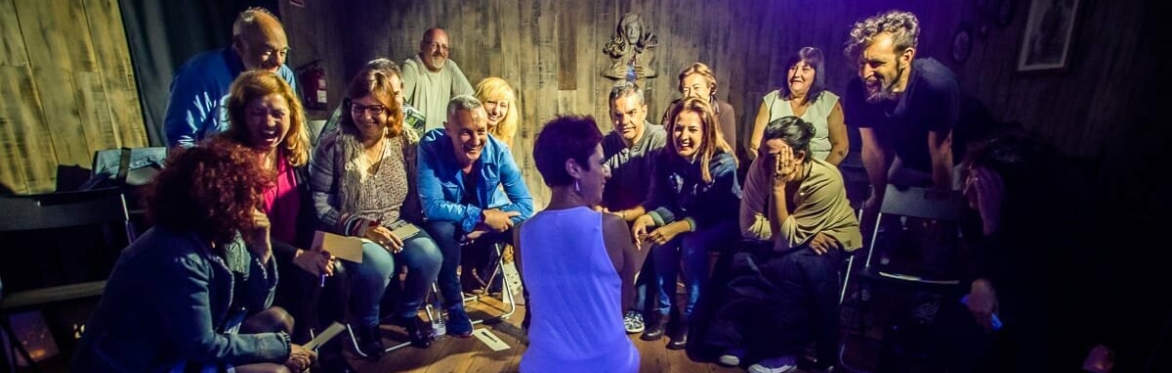 Voz de Luna: Vuelo poético-musical a la luz de las velas