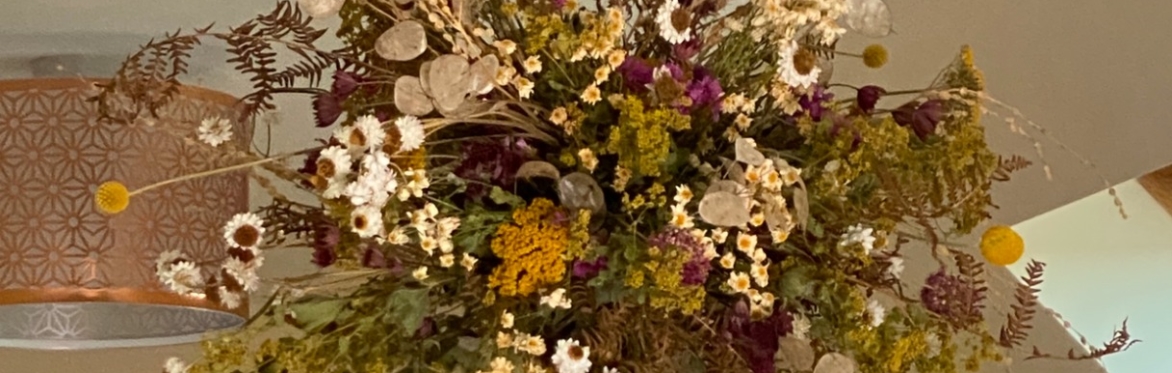 Create a dried flower cloud