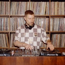 Alexander Nut on Wax