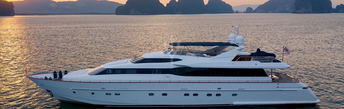 Majestic sunset dinner by Suay Exclusive aboard Falcon "Demarest" 106ft Superyacht