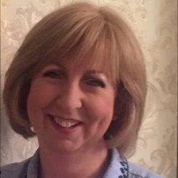Private Sitting with: Maire Davies OSNU