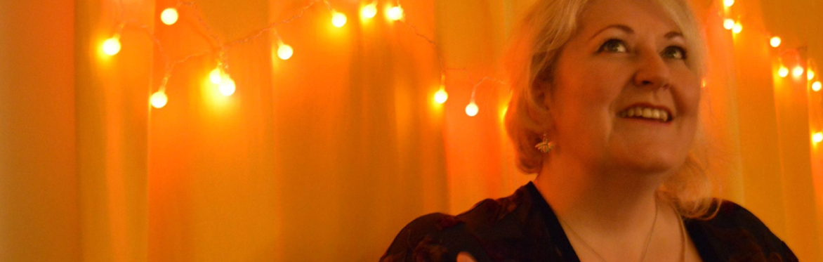 Matlock Storytelling Cafe presents: Shonaleigh telling 'The Golden Labyrinth'