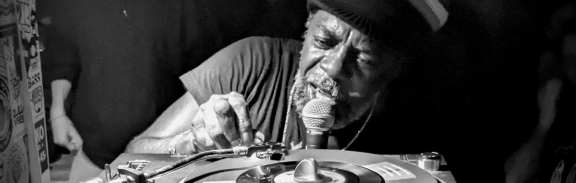 Aba Shanti // Ras Kayleb // Easy Skankin DJs - Volks BTN