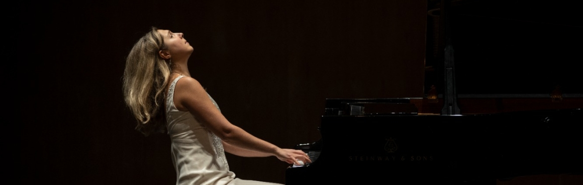 Yulia Chaplina in Concert