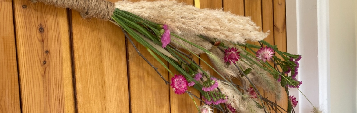 Create a witches broomstick for halloween