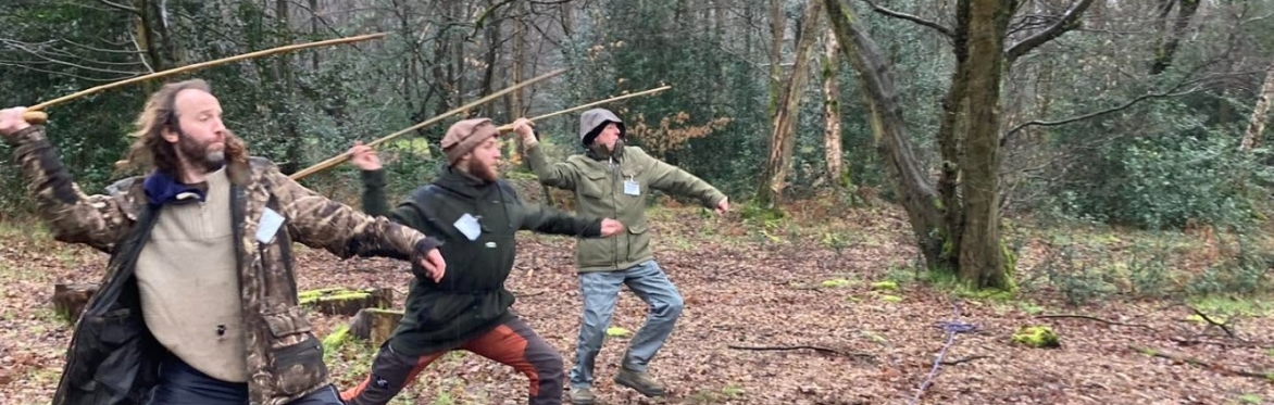 Prehistoric AtlAtl throwing techniques