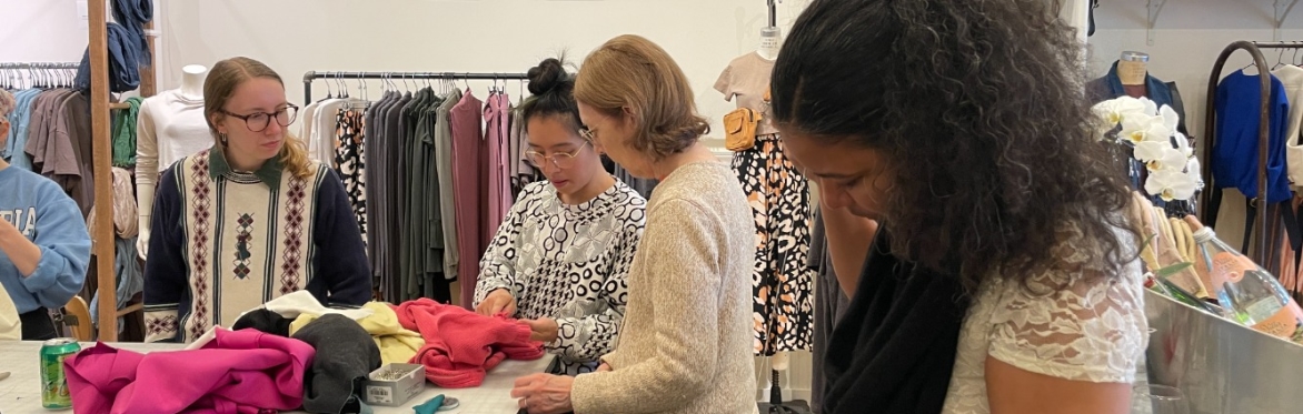 Darning Workshop Led by LucyDreamsOf