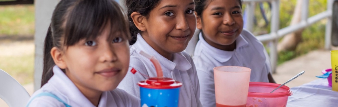 Nicaraguan children enjoy free school meals