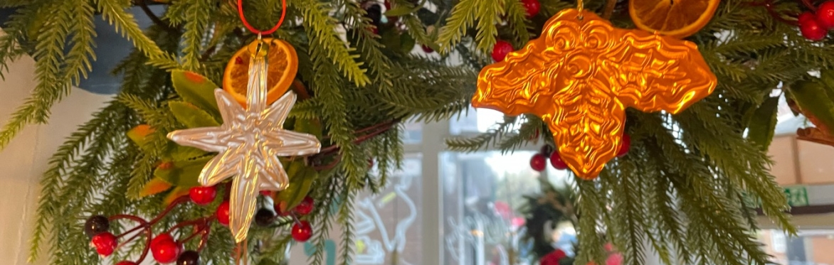 Make Your Own Embossed Christmas Decorations