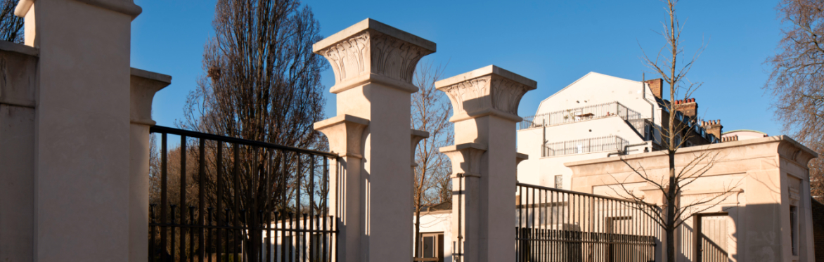 Abney Park's High Street entrance gates