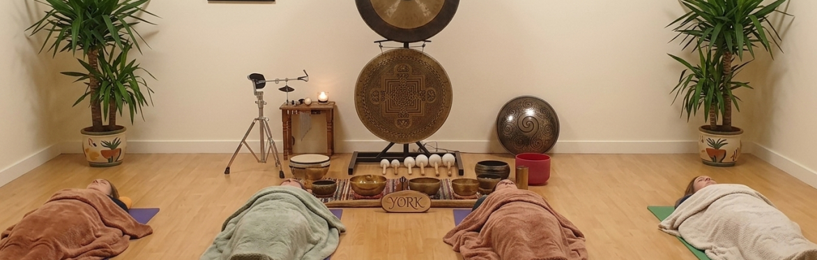 Gongs Himalayan bowls soundbath instruments