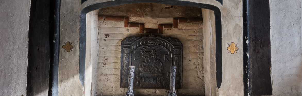 Tudor Traces: A Guided History Tour