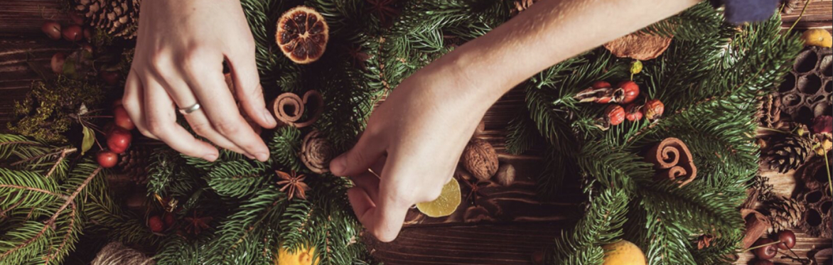 Christmas Wreath Making Workshop with mince pies & refreshments - with Fran Zoutewelle