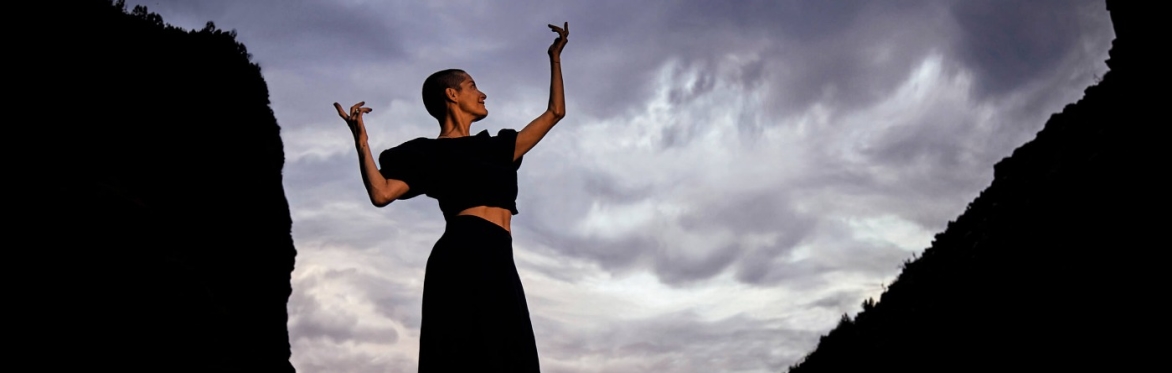 Elena Brower Retreat - Hold Nothing: Strength, Subtlety and Inner Peace