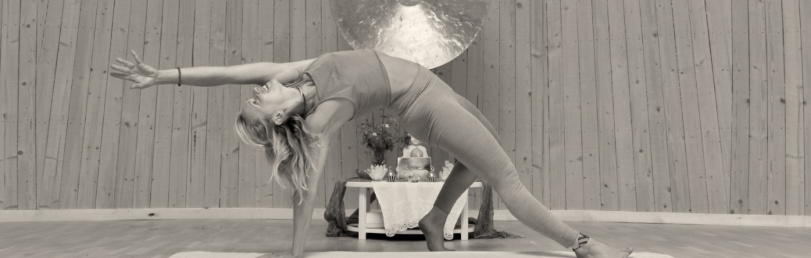 yoga m/ Nora
