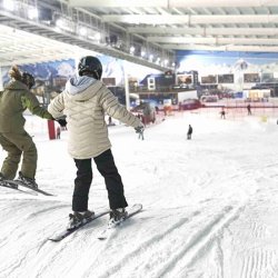 Clwb Antur Menywod Womens Adventure Club Christmas Ski/Snowboard Trip
