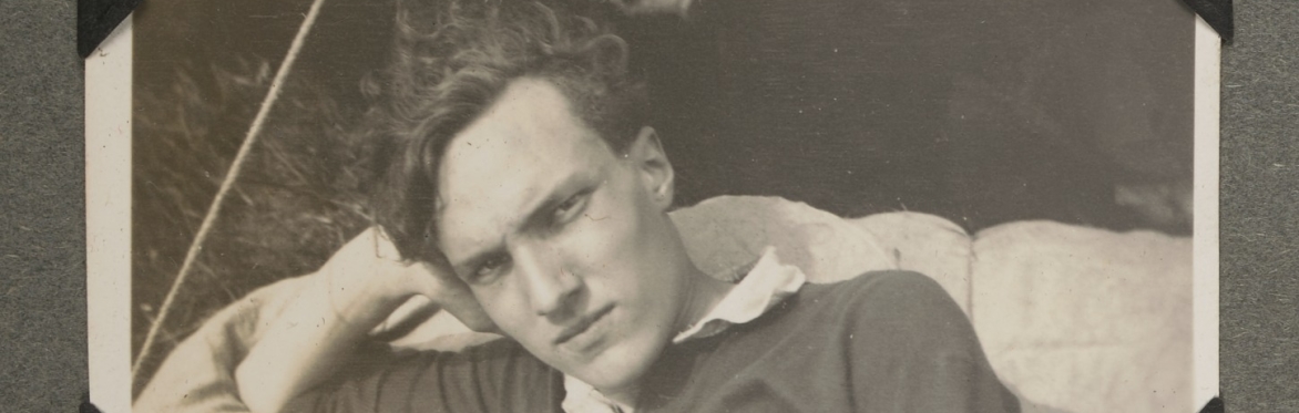 A black and white photo of Maurice de Sausmarez