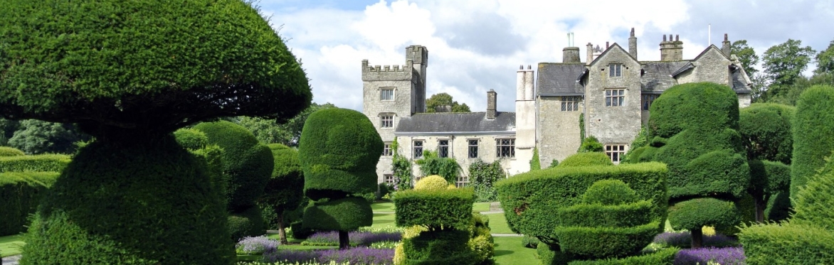 Levens Hall private tour with lunch
