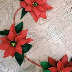 Felt Flower Garland workshop - poinsettia
