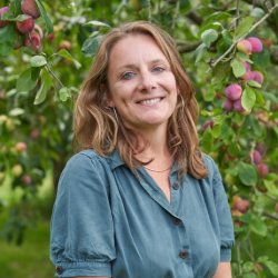 Kate Bradbury with Helen Gilks: One Garden Against the World