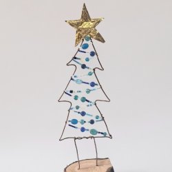 Beautiful wire & beaded Xmas tree