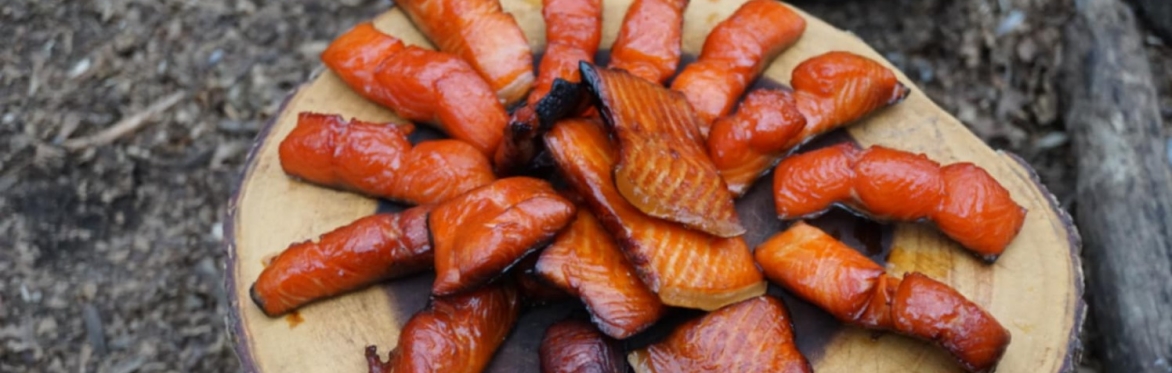 Forest Feast: Smoking fish & Harvest Feast // Fumage de poisson et festin des récoltes