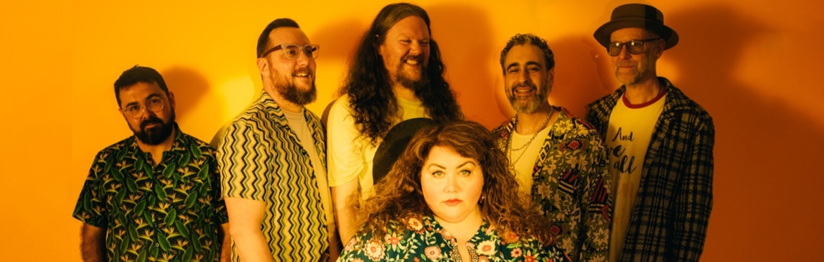 Ríoghnach Connolly & Honeyfeet Matinee Show