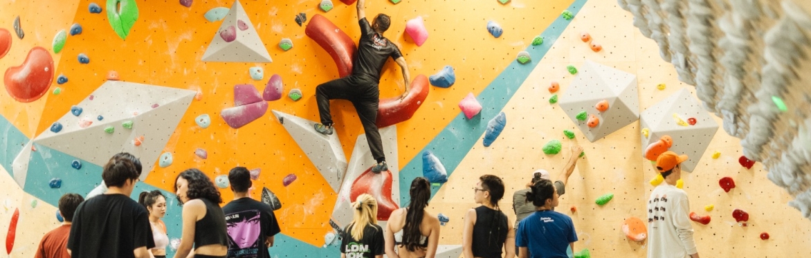 Wanderers of Colour indoor bouldering meet-up at Vauxwall East