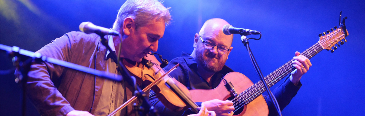 Jonny Hardie and Aaron Jones of the Old Blind Dogs playing onstage