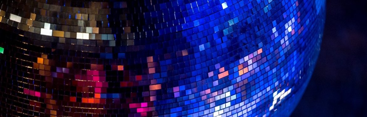 Early Night Club - Amelie, Ely