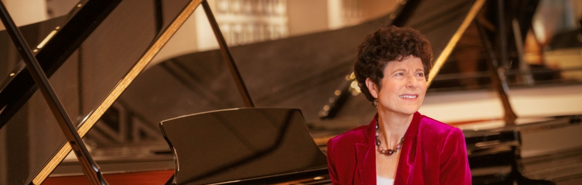 MARGARET FINGERHUT - PIANO