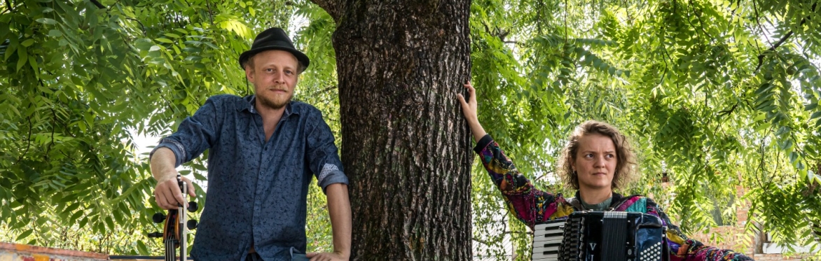 Fleecey Folk: Hannah James & Toby Kuhn
