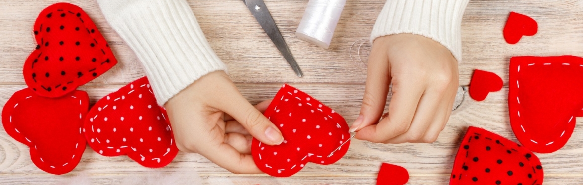 Tradizioni in gioco: ago e filo, cuori e fiori!