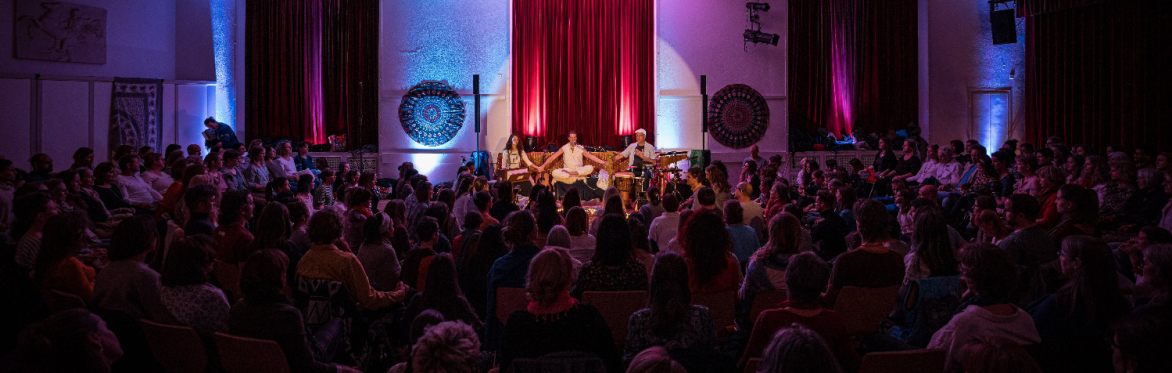 Kevin James Chanting circle of Mantras & Heartsongs - Sunshine Coast