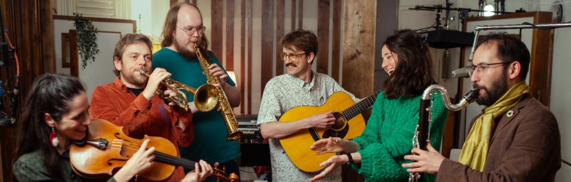 Live Music Concert: Beth Aggett and Billy Marrows' Grandinha Família