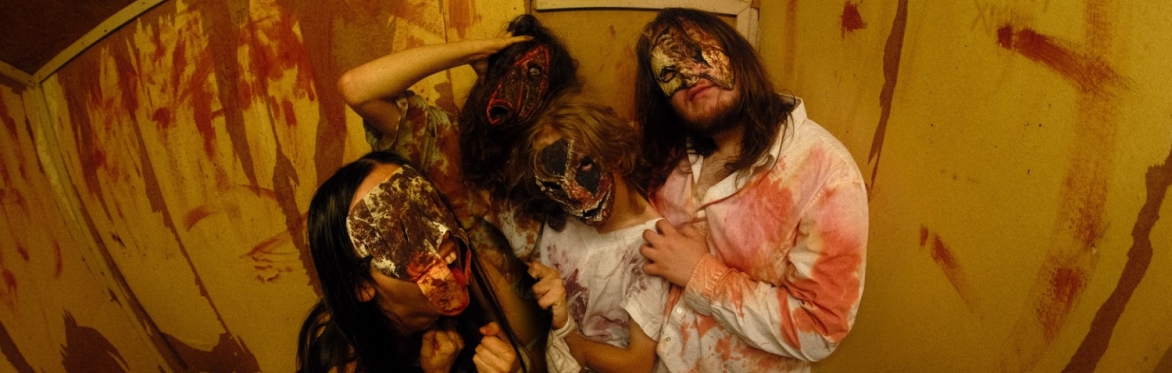 Halloween Freakshow - Dire Thorns Grimsby Headliner