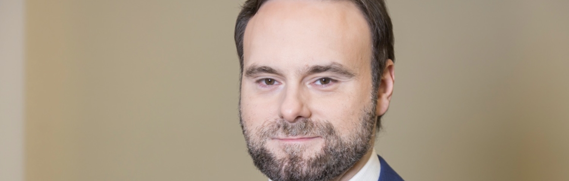 Dr. Spyros Floratos: "Strategies for Mastery in Microsurgery – Atraumatic Concepts & Challenging Clinical Scenarios"