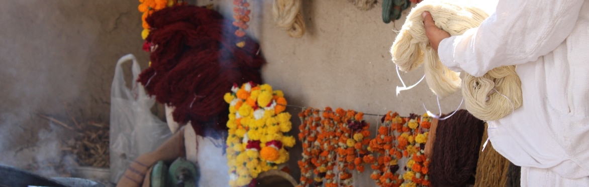 Gujarat Textile Series - The art of spinning and weaving with Shamji Vishram Vankar