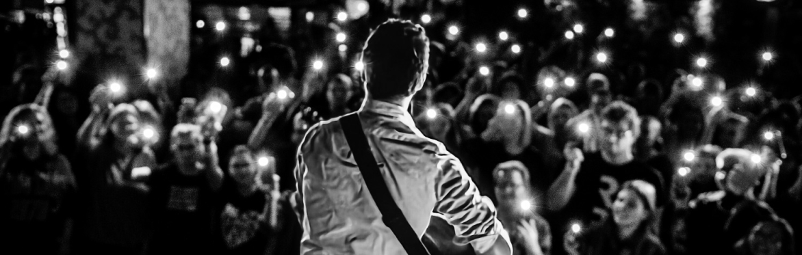 Nick Howard Live in Munich - 'Closer To You' Acoustic Show