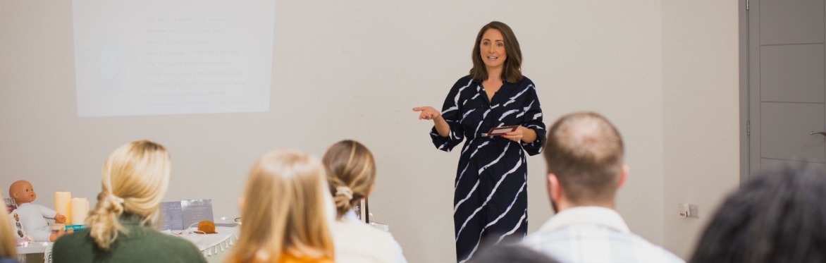 Fiona Wilson running antenatal & hypnobirthing group course in Lucy Pygott Centre, Hartley Wintney, Hampshire