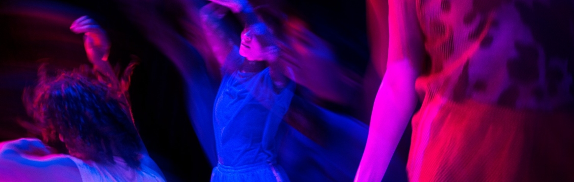 Dog Rising ➤ Jan 12 // Clara Furey / Bent Hollow Compagnie