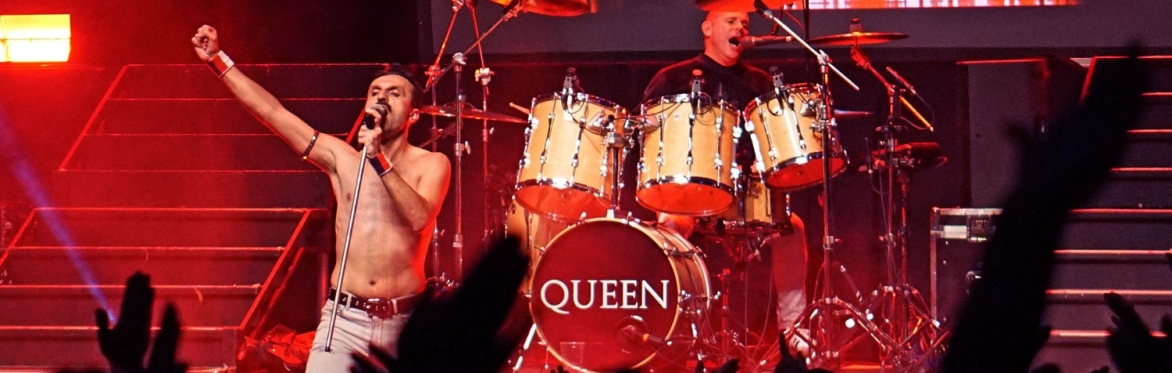 Flash a tribute to Queen