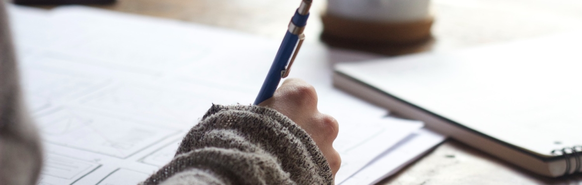 Cambridge iGCSE English Language interactive video course (with tutor-marked assignments)